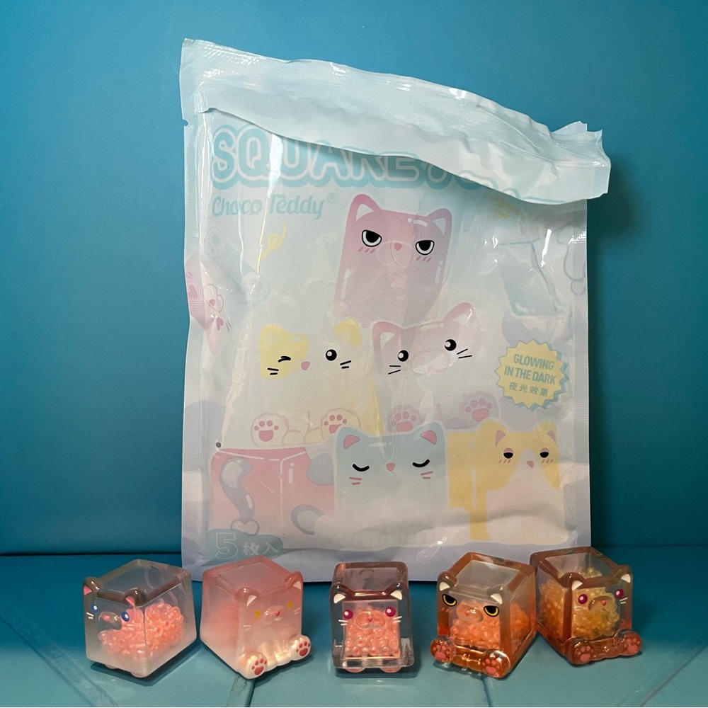 Choco Teddy - Square Cat Ice Cube Glow In The Dark Series - Lot of 5